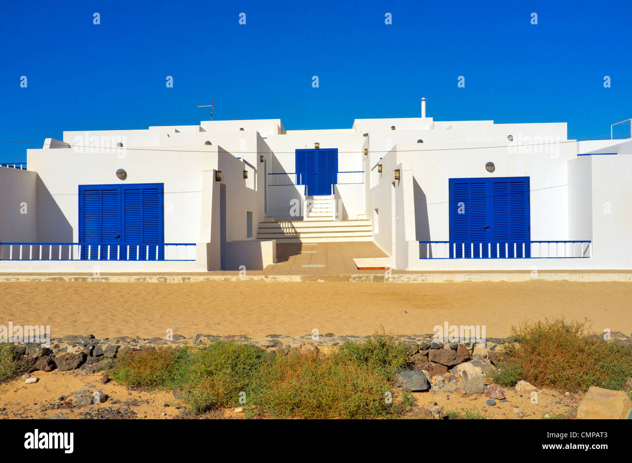 La ville principale de Caleta del Sebo sur l'île de La Graciosa qui se trouve au large de la pointe nord de Lanzarote, îles Canaries, Espagne Banque D'Images