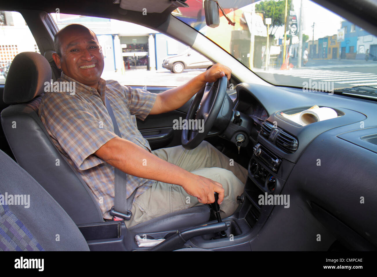 Lima Pérou,Barranco,Avenida Miguel Grau,hispanique Latin Latino hispanique Latins Latinos,homme hommes adultes adultes masculins,âge moyen,sourire,heureux,b Banque D'Images