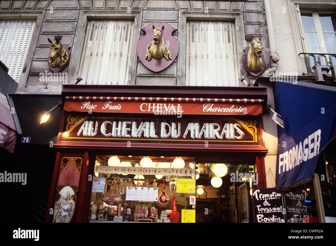 Des années 1990, LA VIANDE DE CHEVAL BUTCHER PARIS FRANCE Banque D'Images