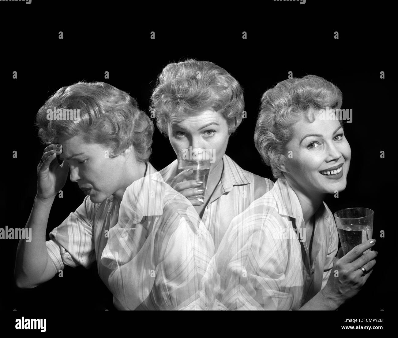 Années 1950 Années 1960 UNE EXPOSITION MULTIPLE femme avec un mal de tête en souriant et à l'EXPRESSION DE SOULAGEMENT DE LA DOULEUR Banque D'Images