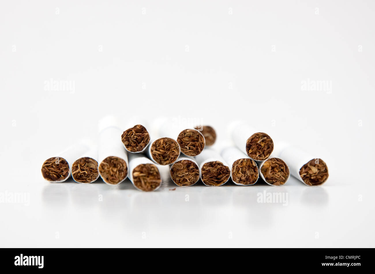 Pile de quelques cigarettes de tabac non lumineuse Banque D'Images