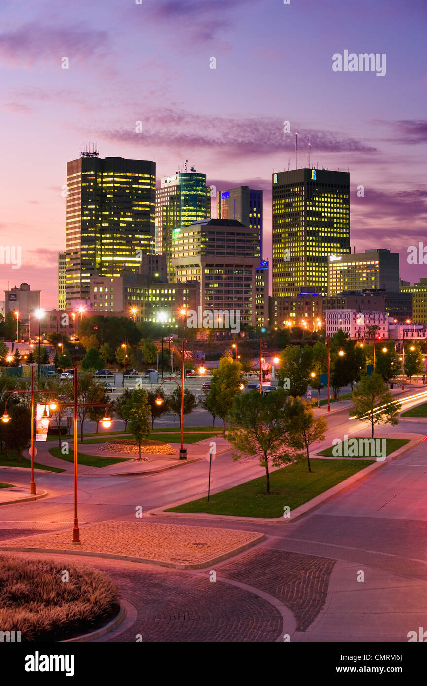 City skyline at Dusk, Winnipeg, Manitoba Banque D'Images