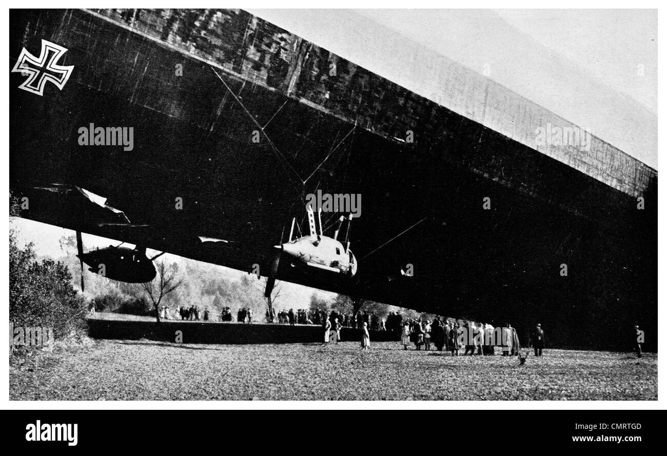 1918 zeppelin allemand coupé par les pilotes français Aaviator airship Banque D'Images