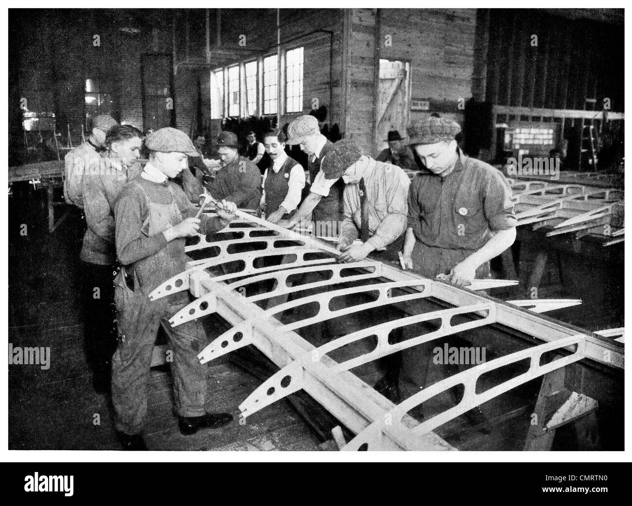 1918 Avion ailes américain wing construction squelette en usine Banque D'Images