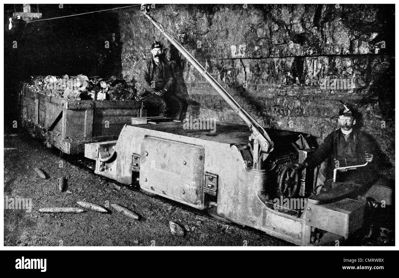 1918 Locomotive électrique de la mine de charbon de Liège et mineur Mine Bouteille Scranton en Pennsylvanie Banque D'Images