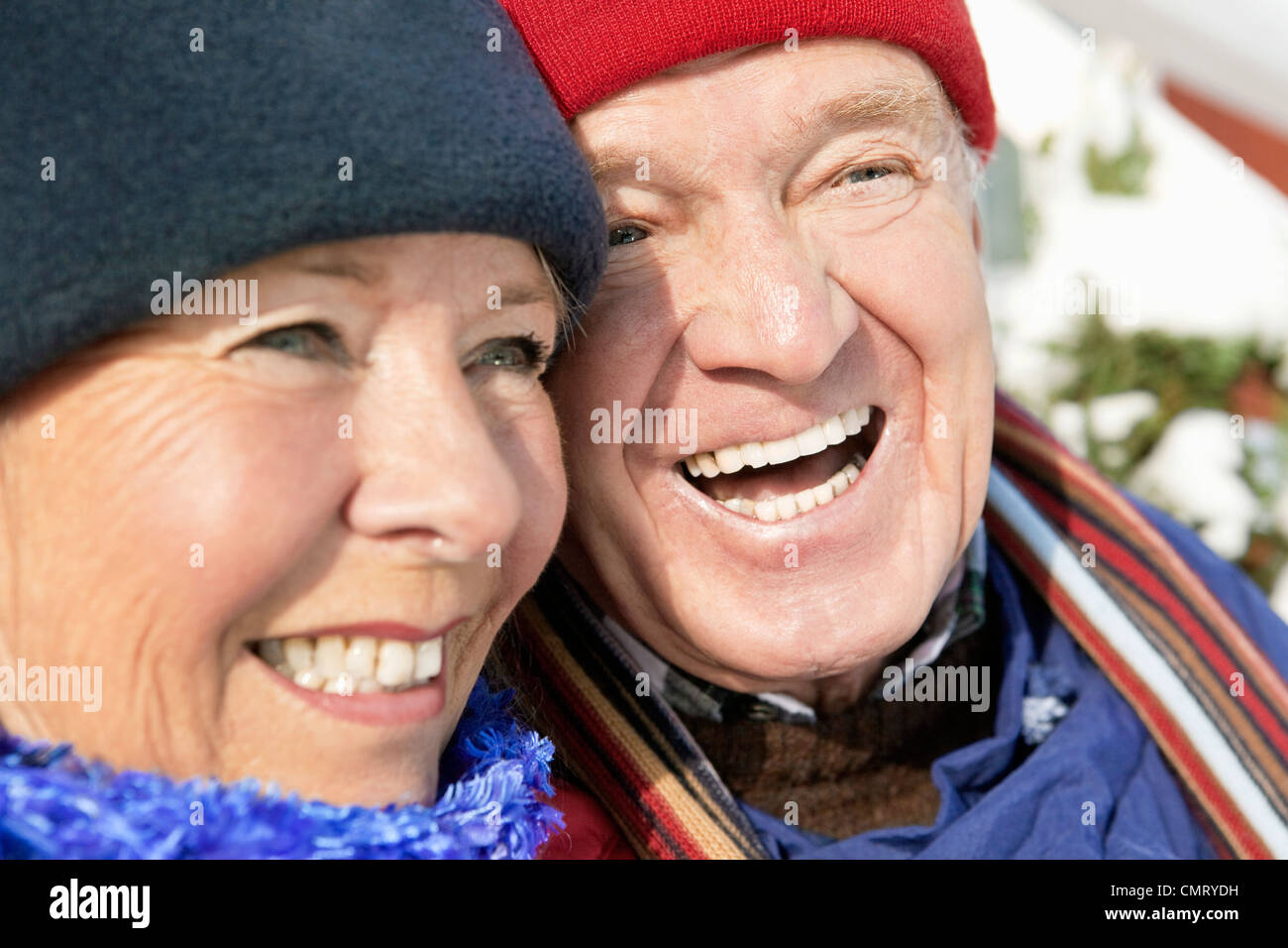 Deux gens heureux à l'extérieur Banque D'Images