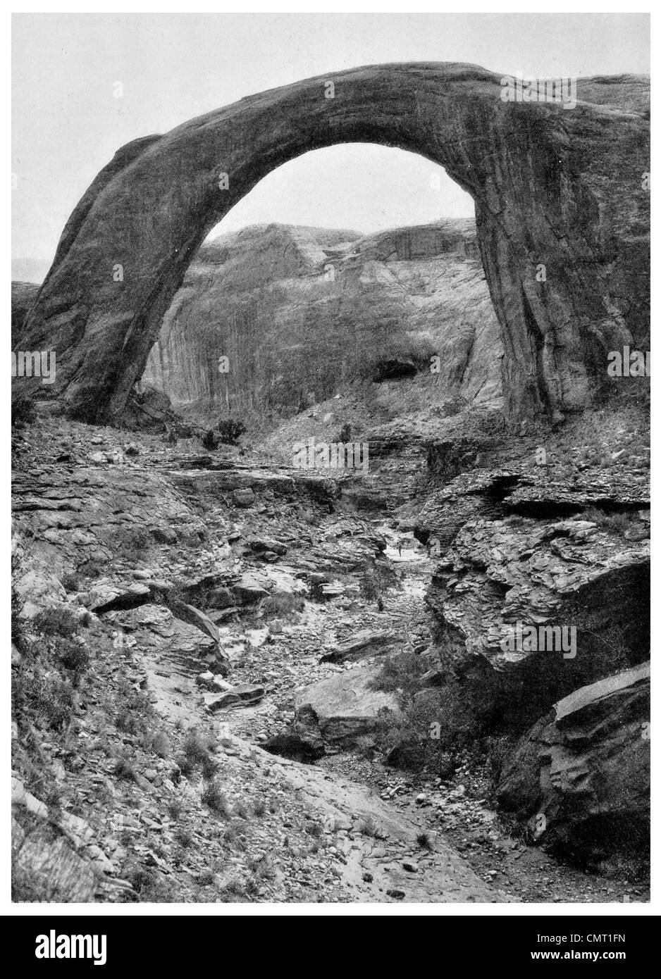 1924 Pierre Arc-en-ciel se tourna vers Monument Valley USA Banque D'Images