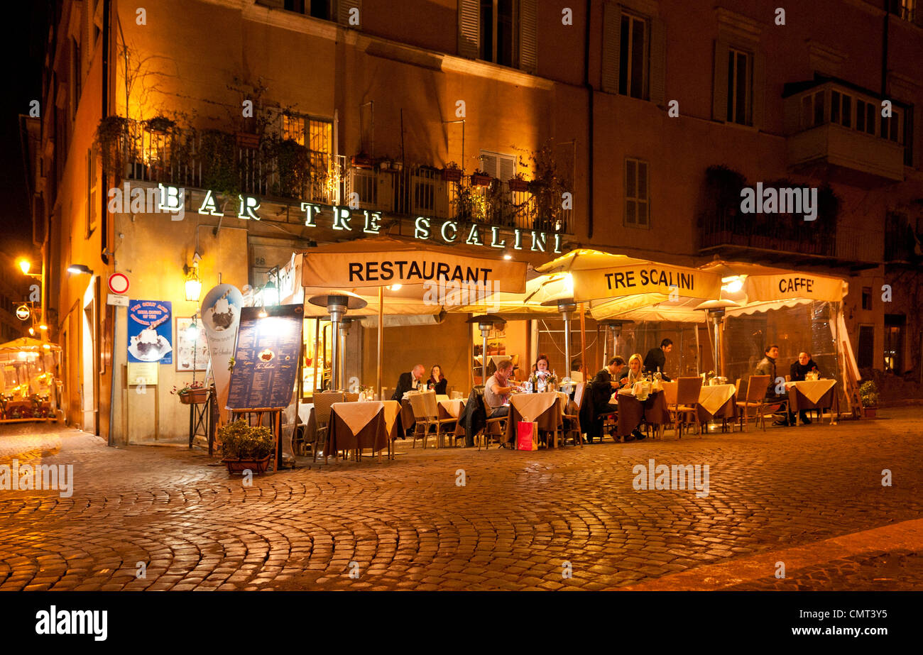Restaurant bar / café dans le quartier de Trastevere, Rome, Italie Banque D'Images
