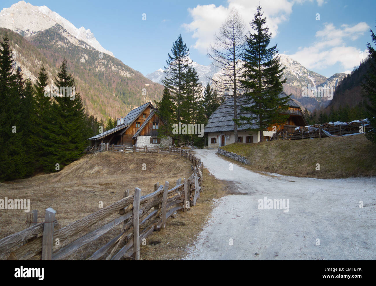 Cabane dans les montagnes Banque D'Images