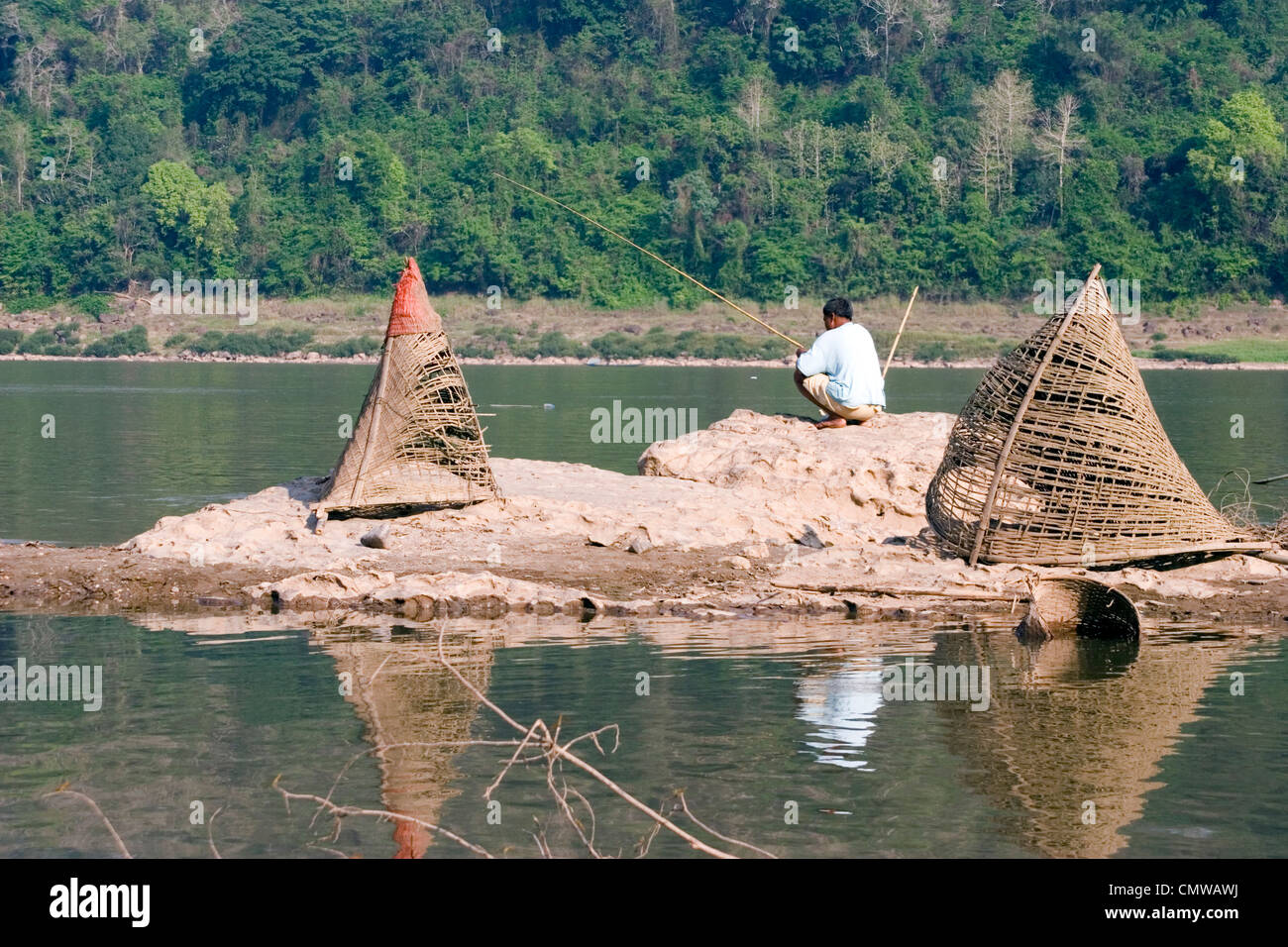 Le Mékong sert comme un joli coin de pêche pour les résidents de Luang Prabang, Laos. Banque D'Images