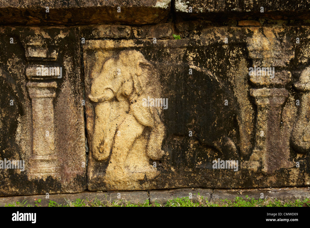 Sri Lanka - ruines de l'ancienne résidence royale, Polonnaruwa, ancienne ville, site du patrimoine mondial de l'UNESCO Banque D'Images