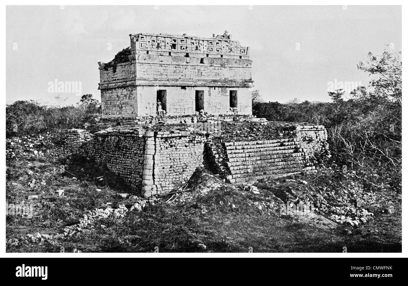 1925 Red House Casa Colorada, La Maison Rouge, Chichen Itza Site archéologique. Le Mexique. Banque D'Images