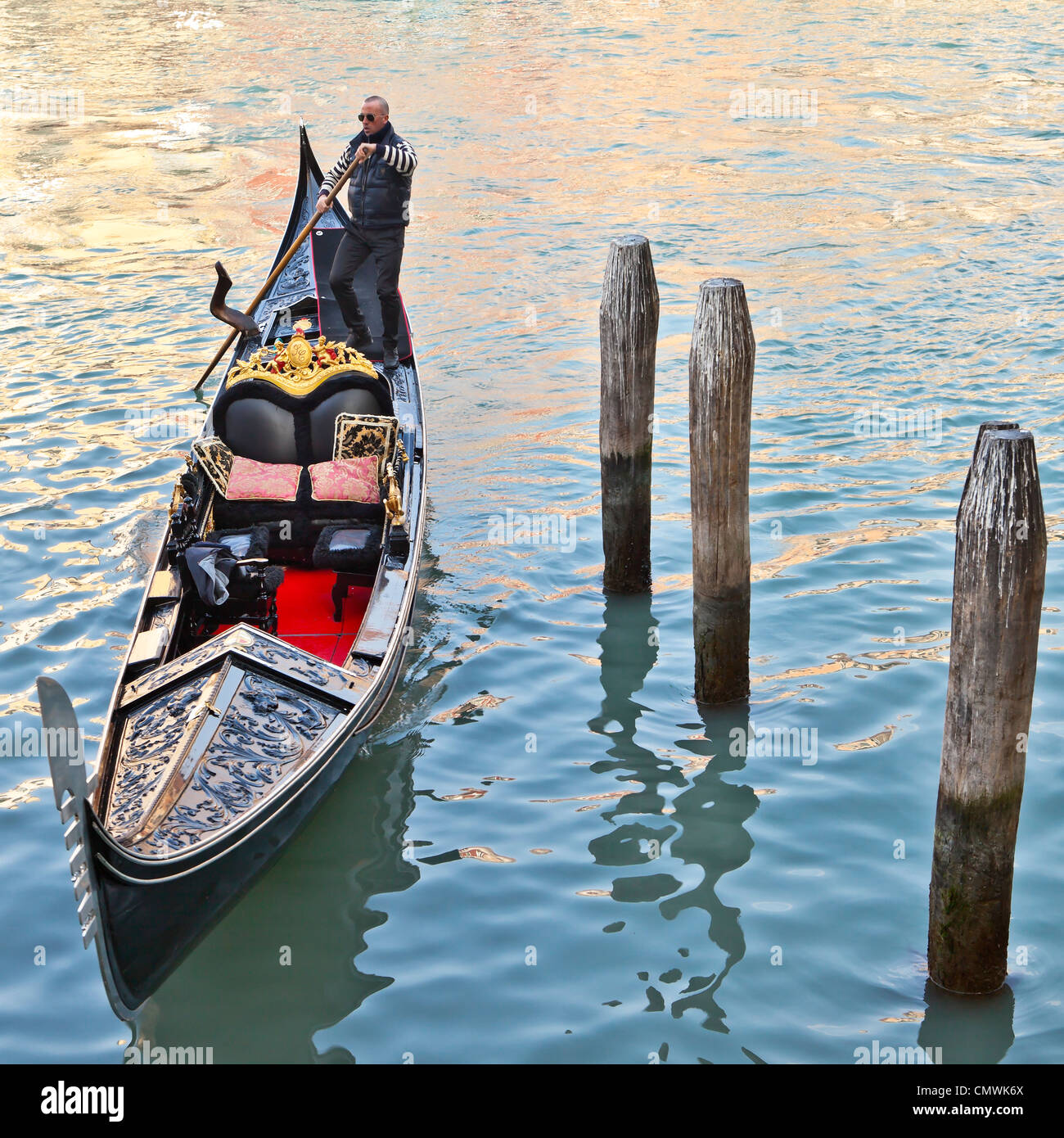 En gondole, Grand Canal, Venice, Veneto, Italie Banque D'Images