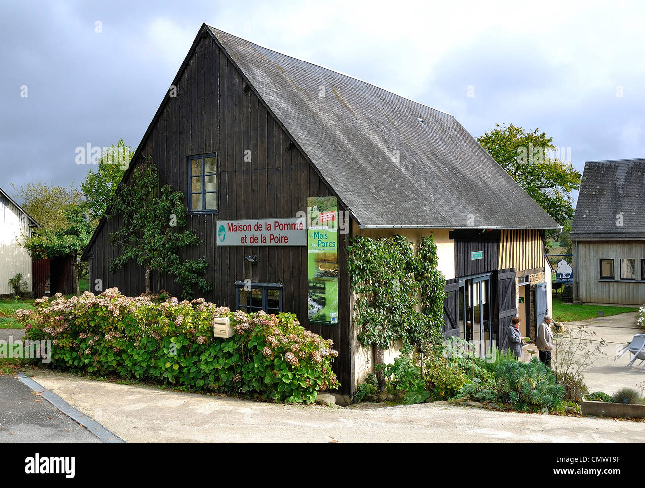 Maison de la pomme et de la poire (Maison de la pomme et poire), près de Barenton (Normandie, France). Banque D'Images