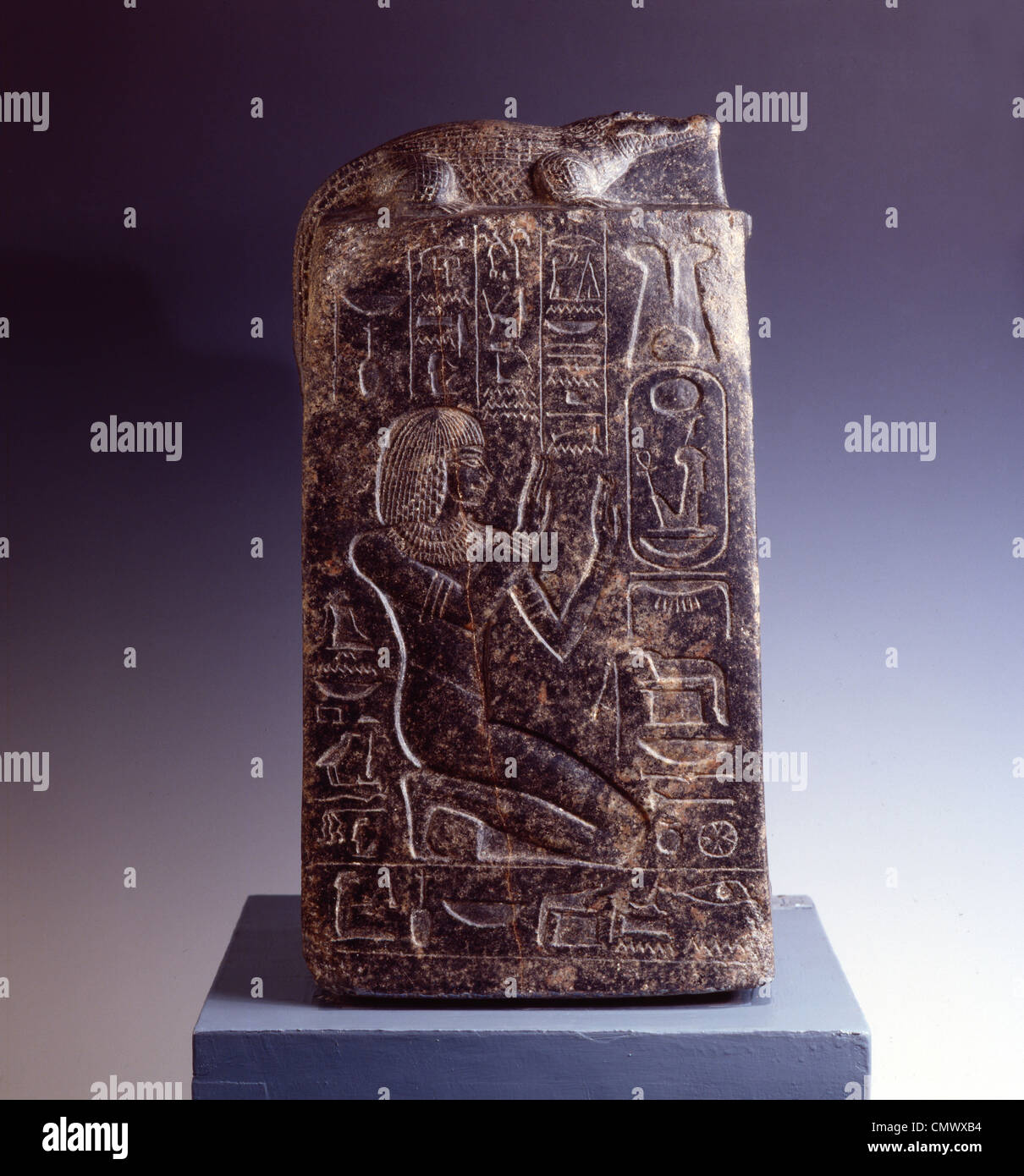 Temple Monument dédié par Nebnefer Égypte xviiie dynastie règne d'Amenhotep III (1390-1352 av. J.-C.) Grano-diorite 55,5x30x30.5cm Banque D'Images