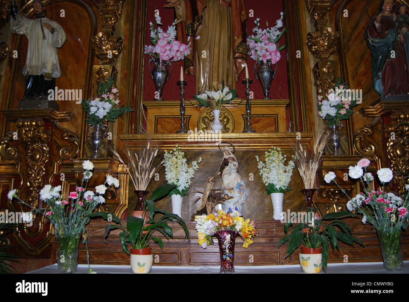 Culte/autel à l'intérieur de Jean le Baptiste Church (église San Juan Bautista siglo xvi), pièce, Andalousie, Espagne, Europe de l'ouest. Banque D'Images