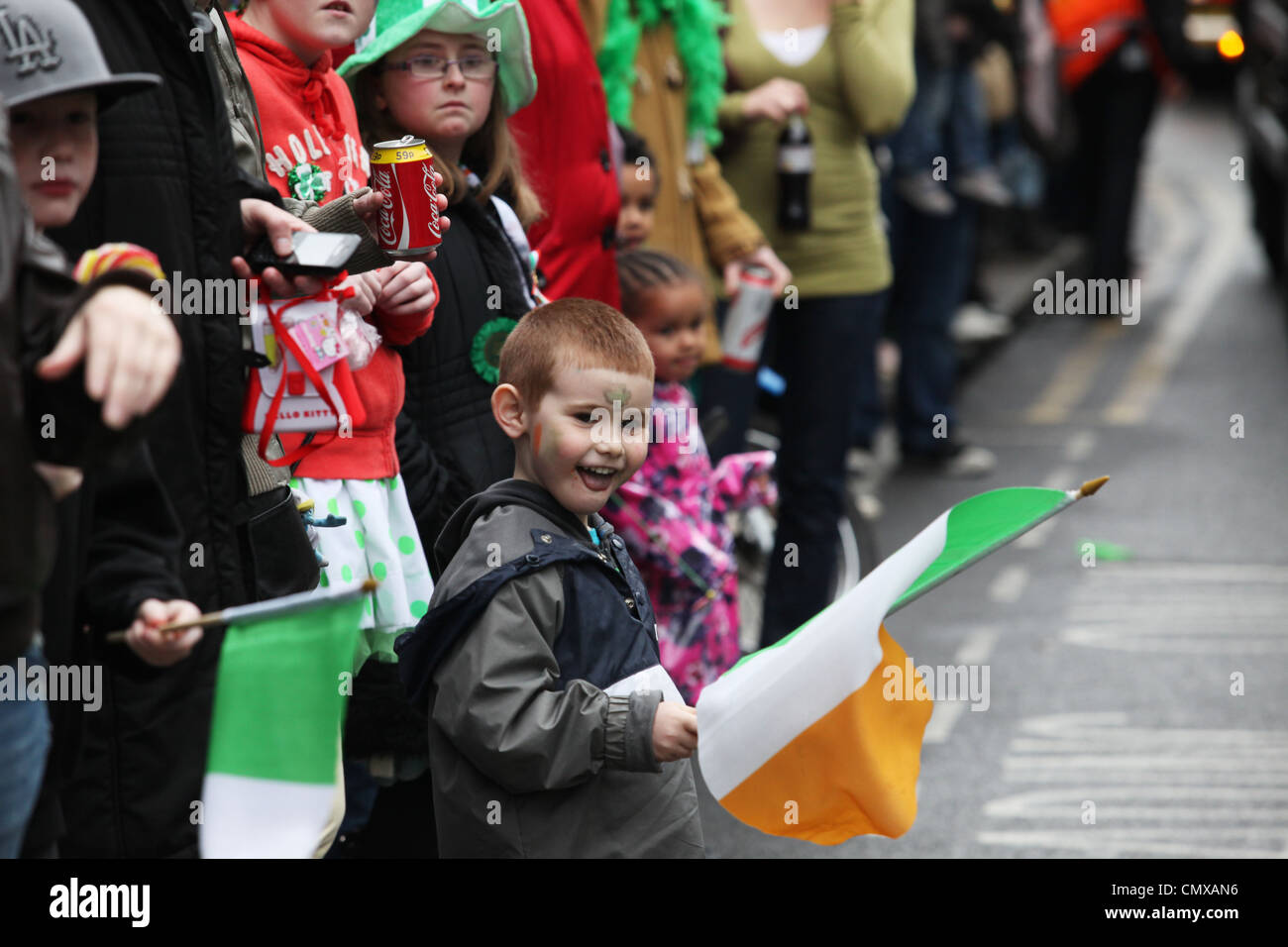 ST. Patrick's Day célébrations à Willesden High Road, London Banque D'Images