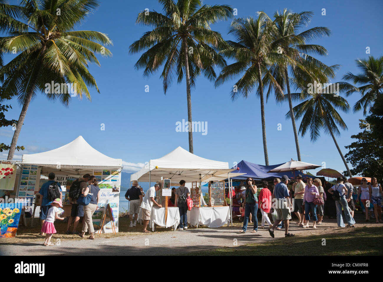 Les marchés du dimanche à Port Douglas, Queensland, Australie Banque D'Images