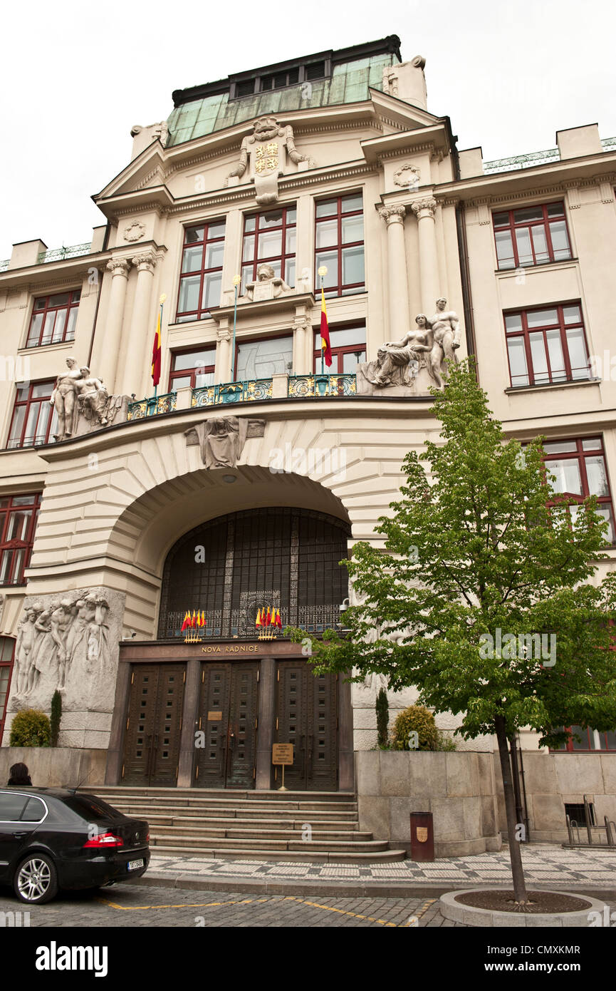 Une magnifique façade tourné de la Nova Radnice à Prague, République tchèque. Banque D'Images