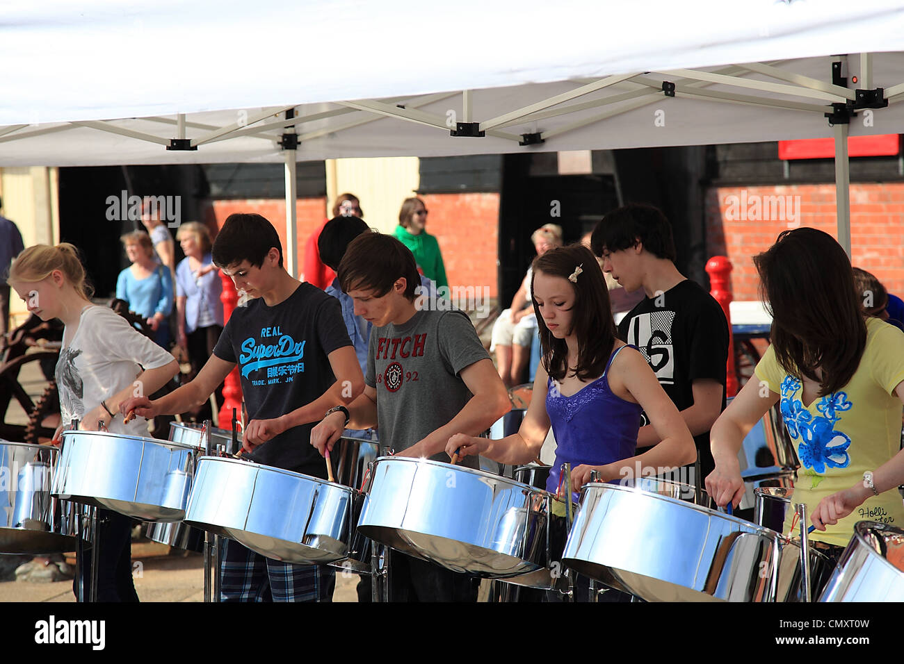 Le steel band à Brighton, Sussex, Angleterre Banque D'Images