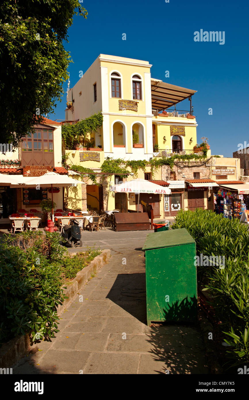 Boutiques dans le quartier juif de Rhodes, Grèce, Site du patrimoine mondial de l'UNESCO Banque D'Images
