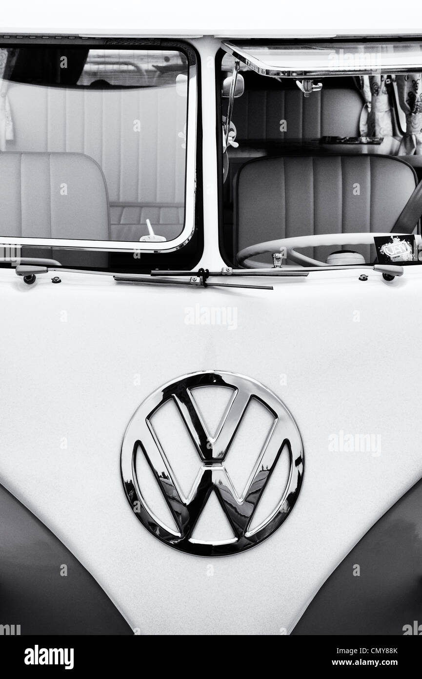 Partage de l'écran VW Volkswagen camper van. Monochrome Banque D'Images