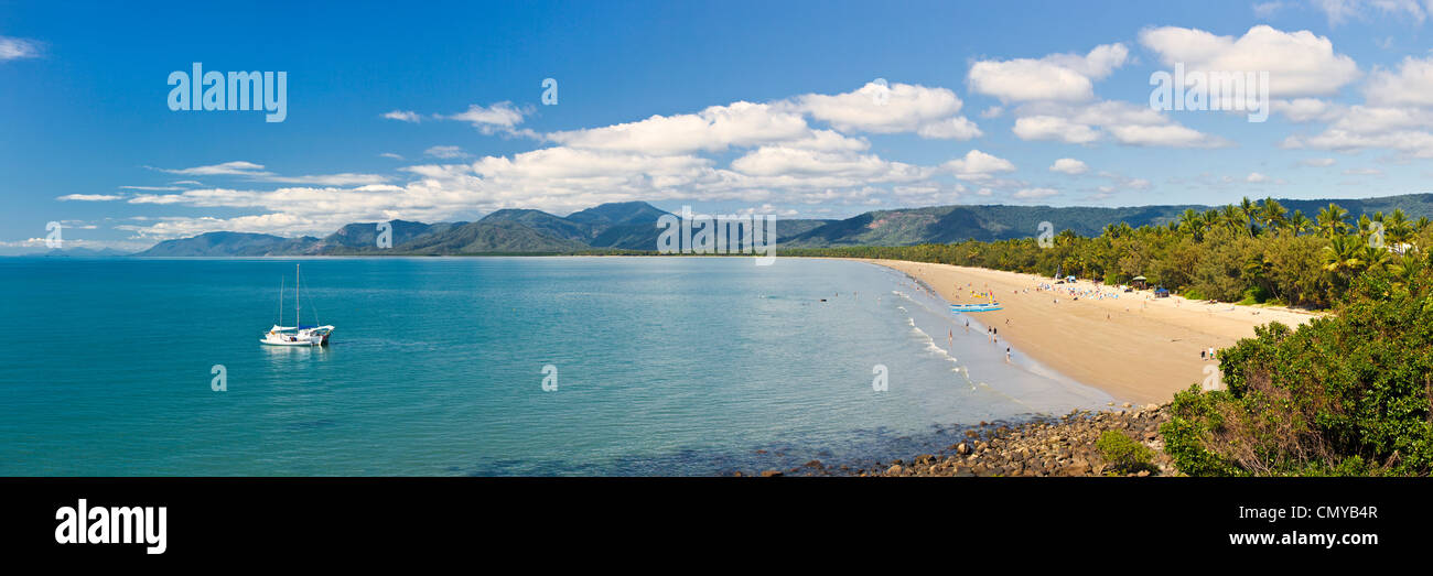 Afficher le long de Four Mile Beach. Port Douglas, Queensland, Australie Banque D'Images