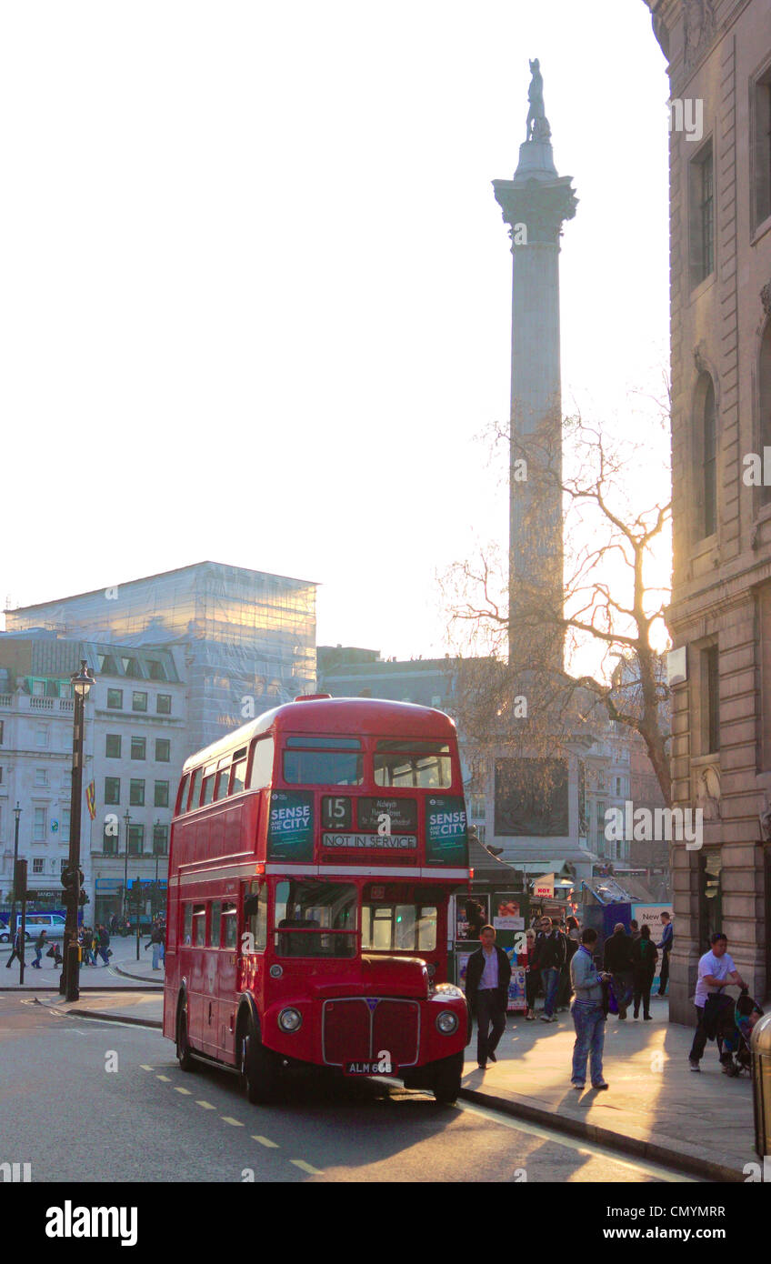 AEC Routemaster Bus (non' 2060) The Strand, Londres, Angleterre. Banque D'Images
