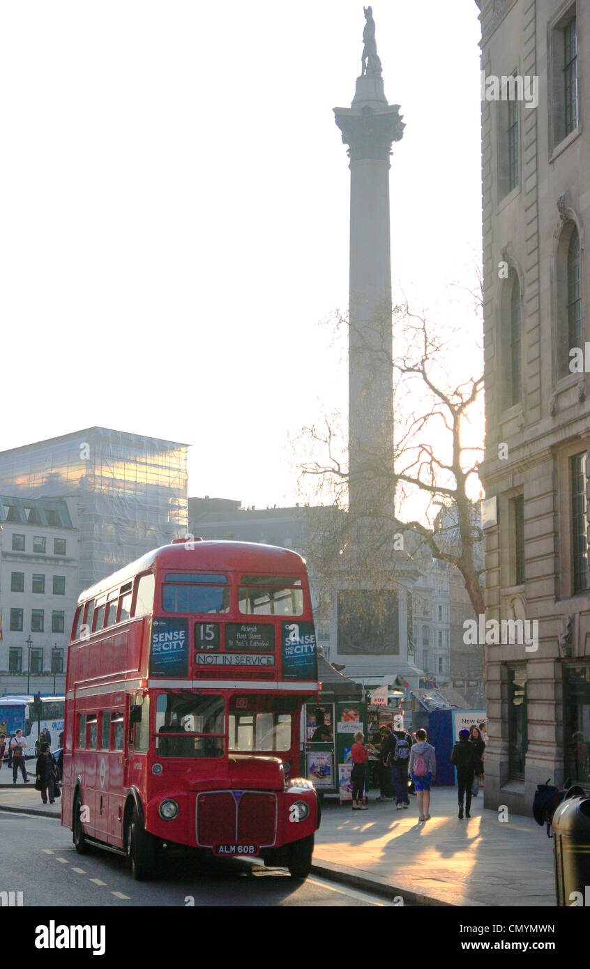 AEC Routemaster Bus (non' 2060) The Strand, Londres, Angleterre. Banque D'Images