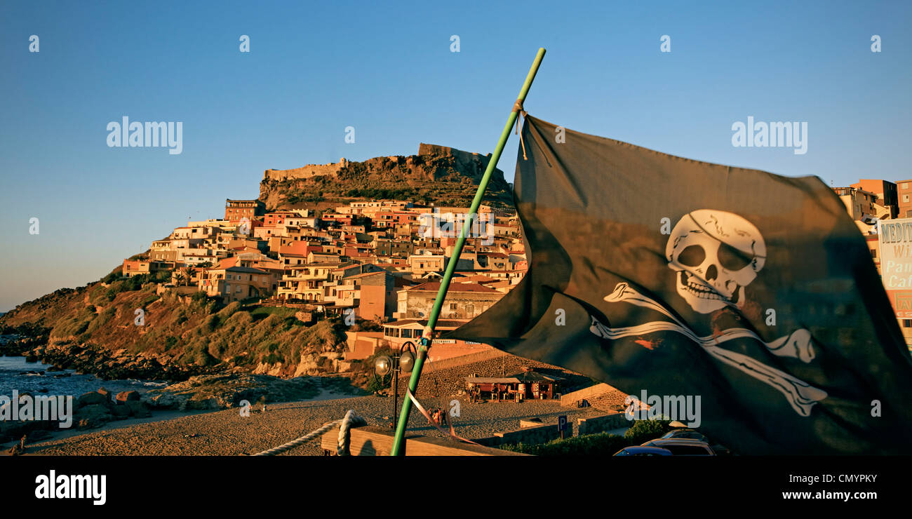 Italie Sardaigne Castelsardo flagg pirate village Banque D'Images