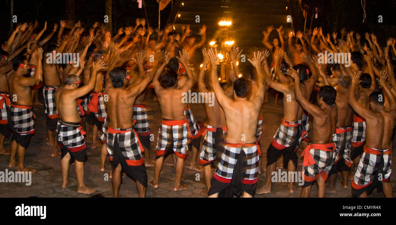 Kecak dance à Ubud, Bali, Indonésie Banque D'Images Kecak dance à Ubud, Bali, Indonésie Banque D'Images