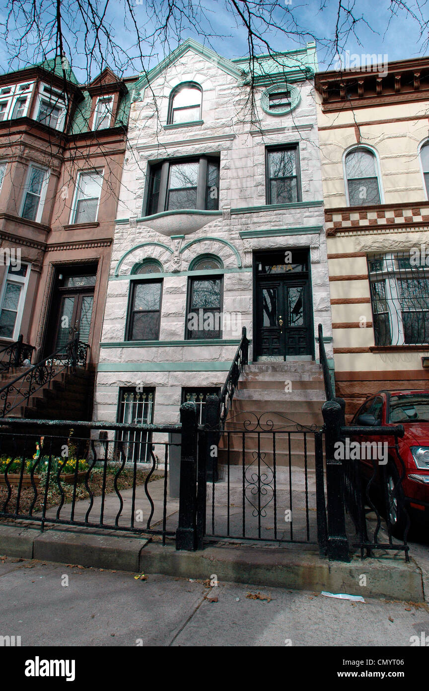 Brownstone dans le quartier de Bedford-Stuyvesant, Brooklyn à New York le 22 mars 2005. (© Frances M. Roberts) Banque D'Images