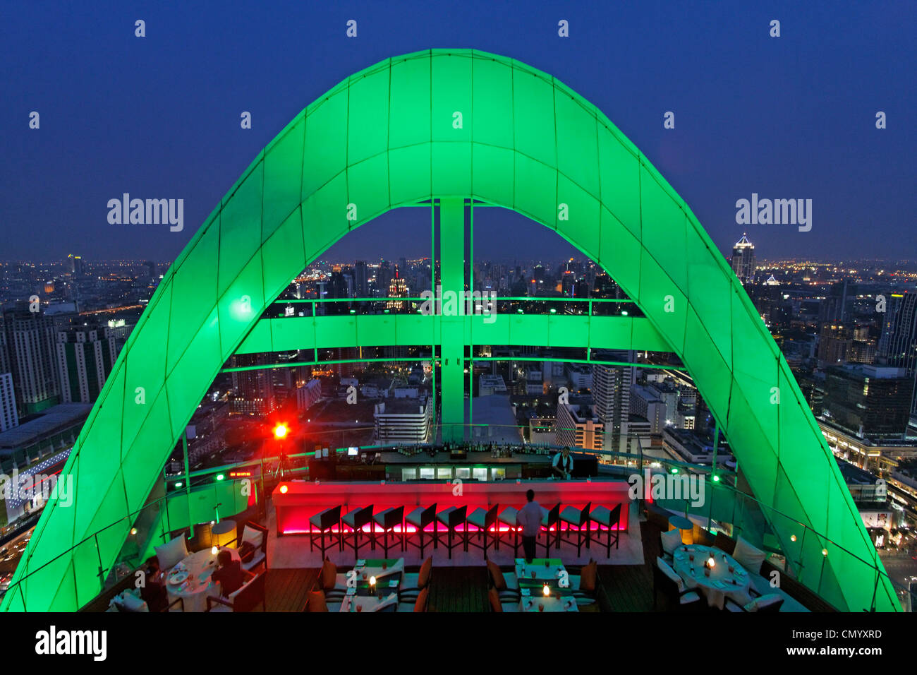 Red Sky Bar sur le toit, Centara Grands, Bangkok, Thaïlande Banque D'Images