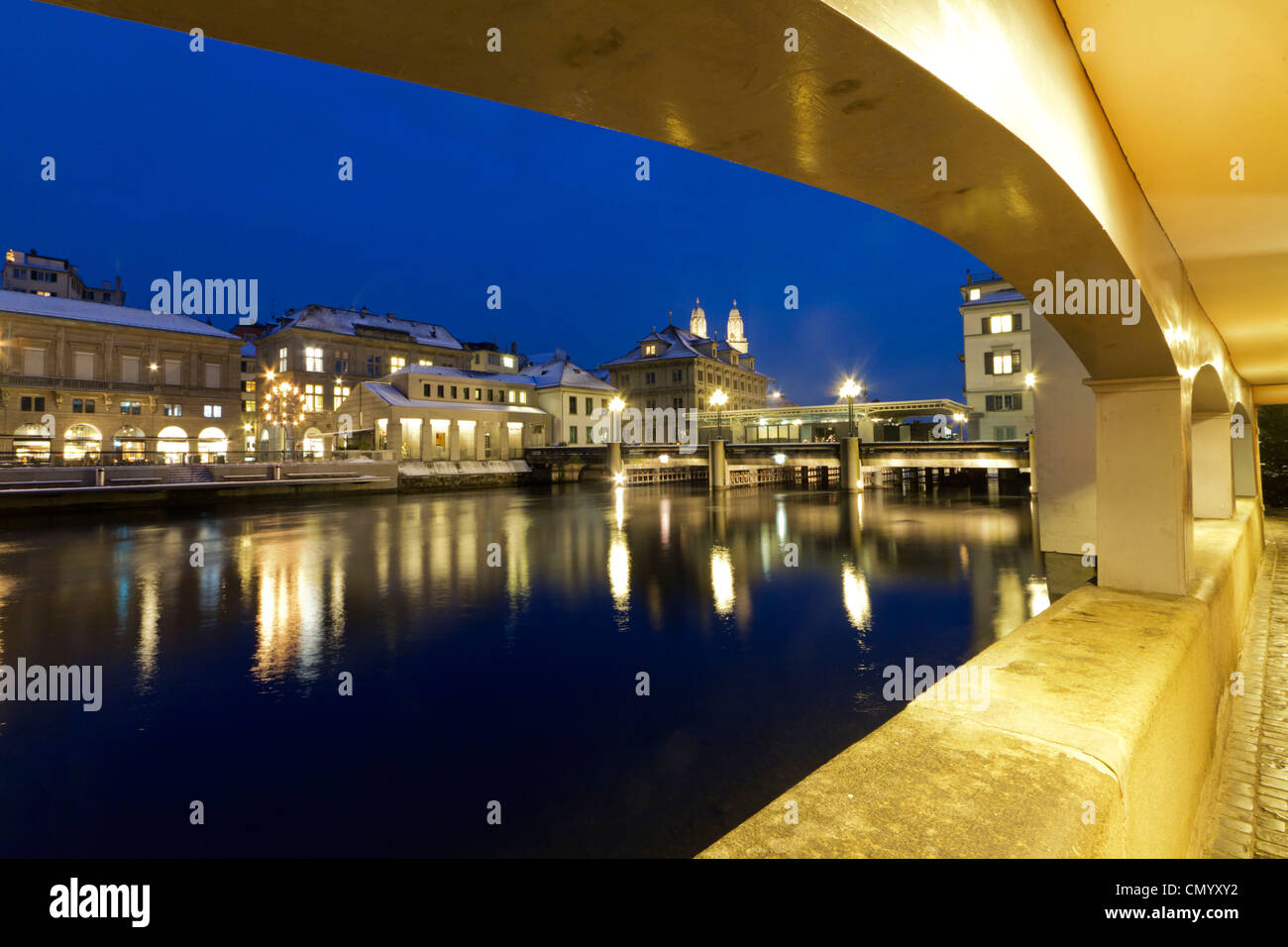 Acades à rivière Limmat, Zurich, Suisse Banque D'Images