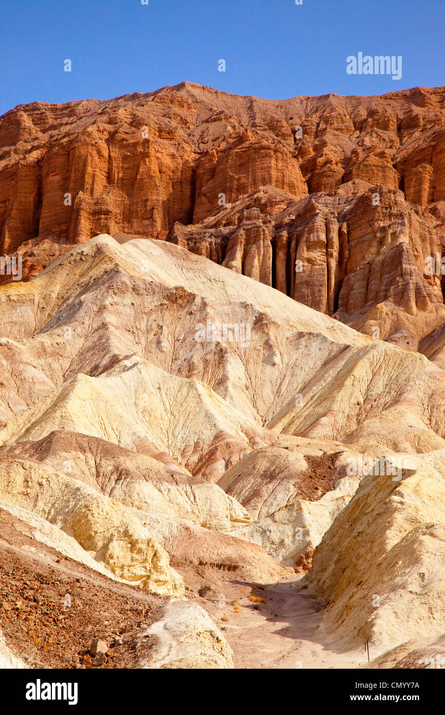 Voir par Golden Canyon, Death Valley National Park, California USA Banque D'Images