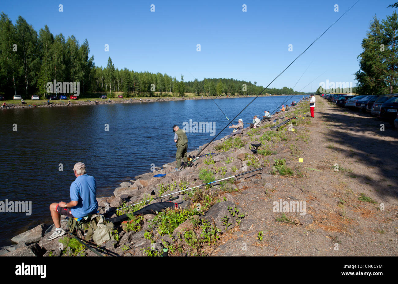 Championnat national finlandais de la pêche à la ligne 2011 à Kansola Canal de Saimaa. Série d'anciens combattants (60 +). , Finlande Banque D'Images