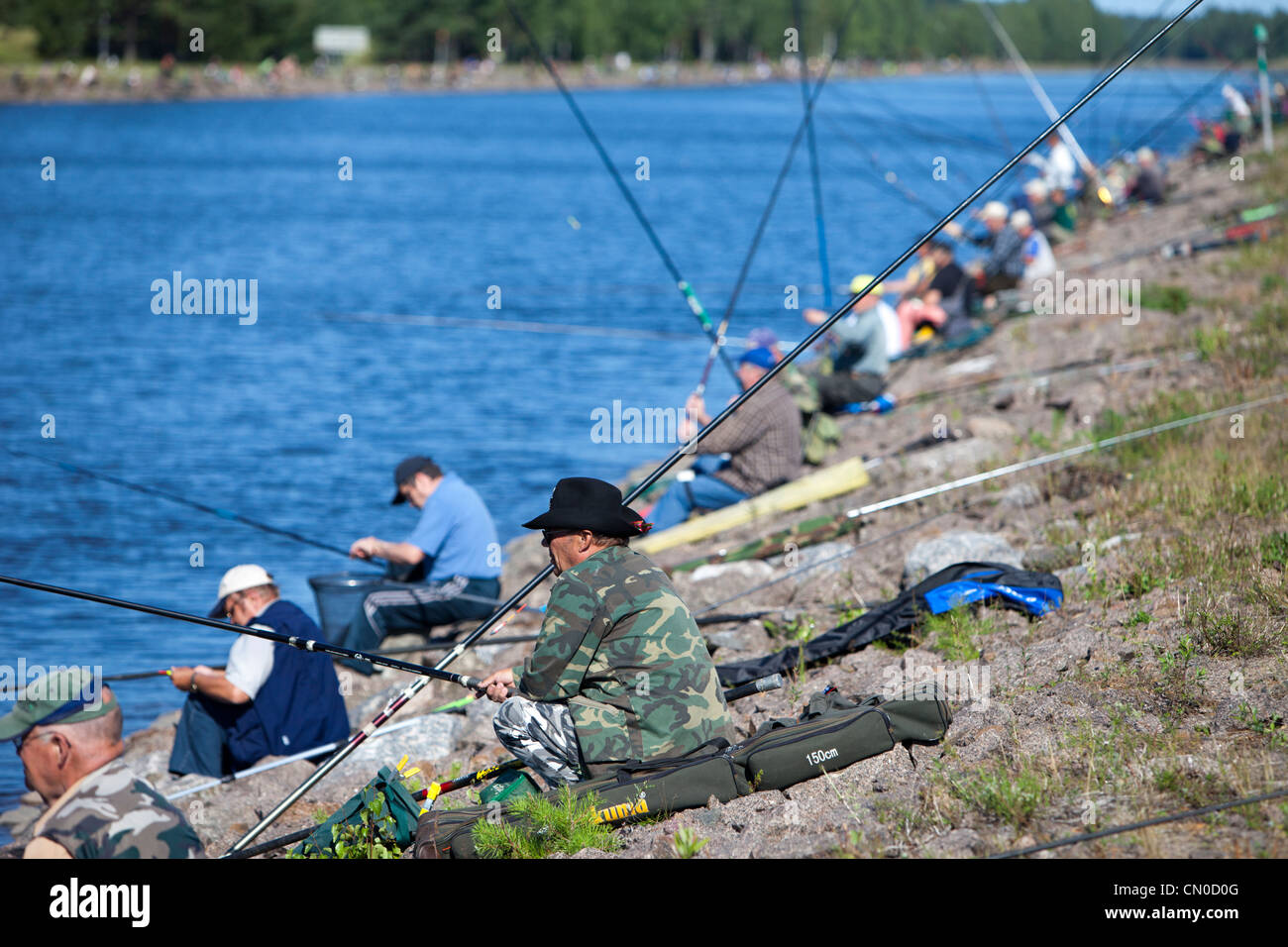 Championnat national finlandais de la pêche à la ligne 2011 à Kansola Canal de Saimaa. Série d'anciens combattants (60 +). , Finlande Banque D'Images