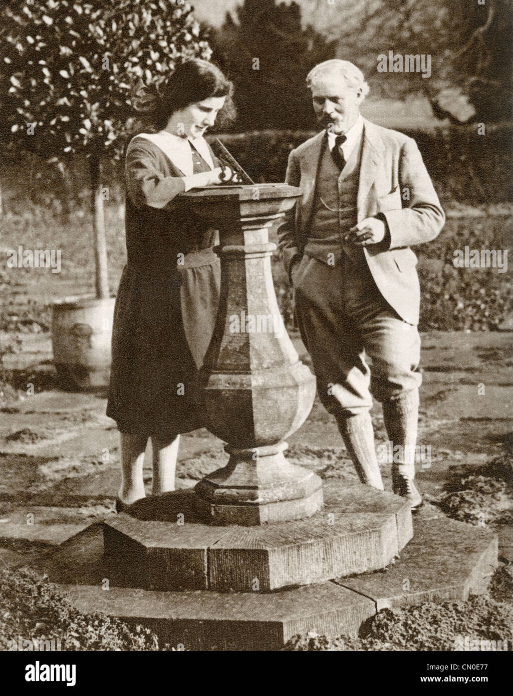 James Ramsay MacDonald, 1866 - 1937. Homme politique britannique et premier premier ministre du Travail. On voit ici avec sa fille, 1924 Banque D'Images