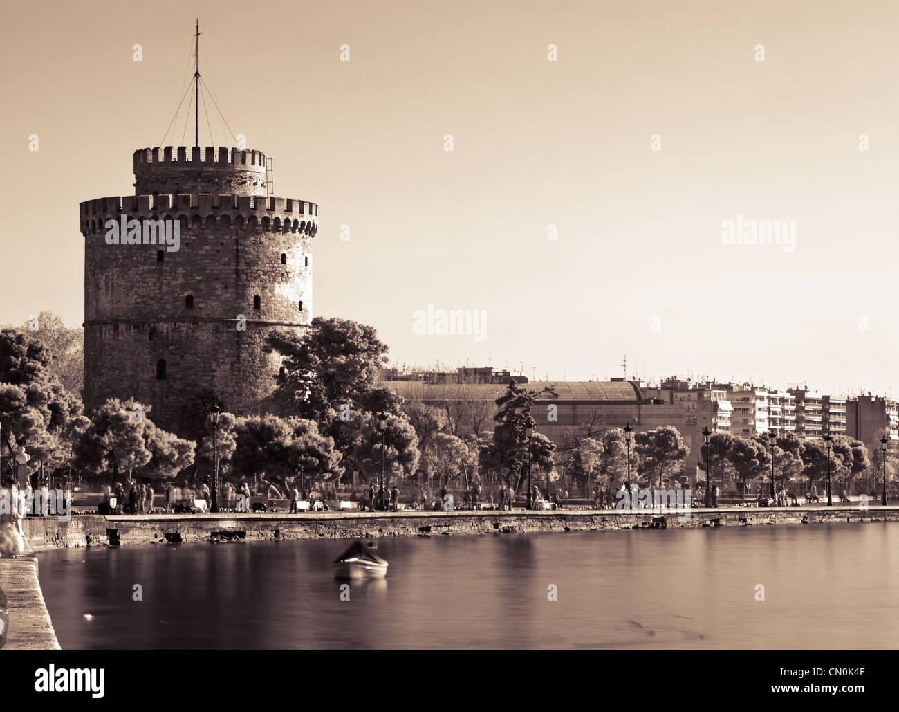 Image infrarouge de la Tour Blanche, Thessalonique, Macédoine, Grèce Banque D'Images
