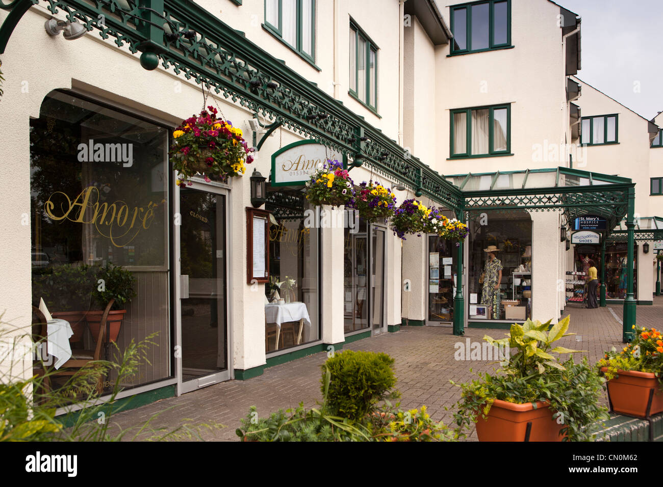 UK, Bowness on Windermere, Cumbria, Lake Road, Quarry Rigg développement commercial Banque D'Images