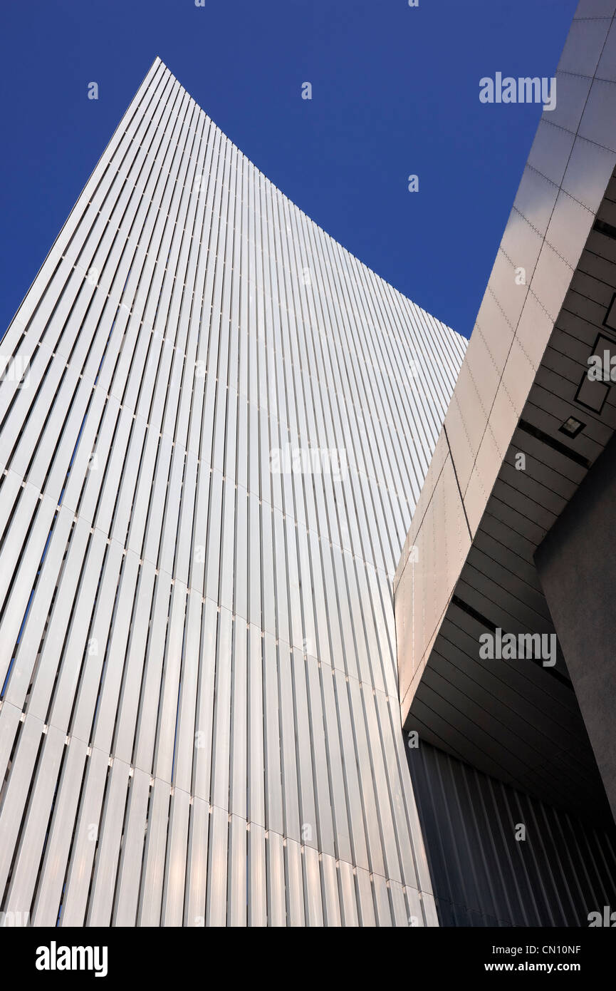 L'Air Shard tower, une partie de l'Imperial War Museum North bâtiments à Trafford Park, Manchester. Banque D'Images