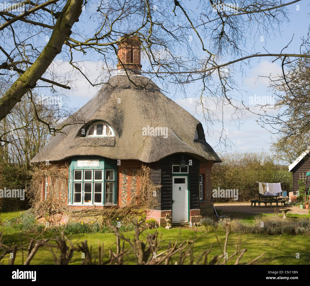 Maison ronde de chaume à Easton, Suffolk, Angleterre Banque D'Images