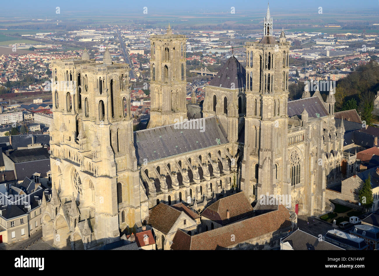 La France, Aisne, Laon, la cathédrale (vue aérienne) Banque D'Images