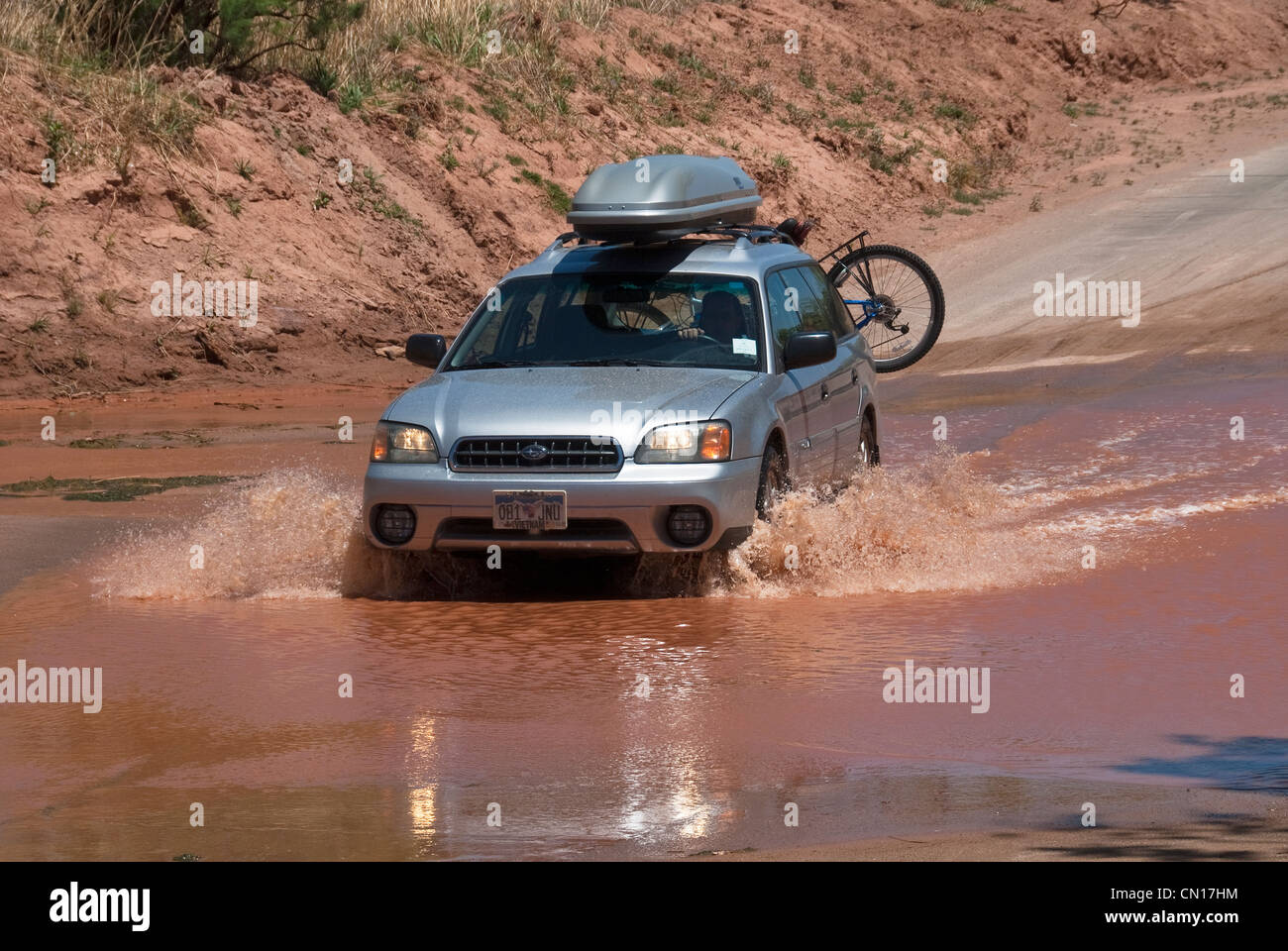 L'un des six passages à niveau Subaru traversée à Palo Duro Canyon State Park New York USA Banque D'Images