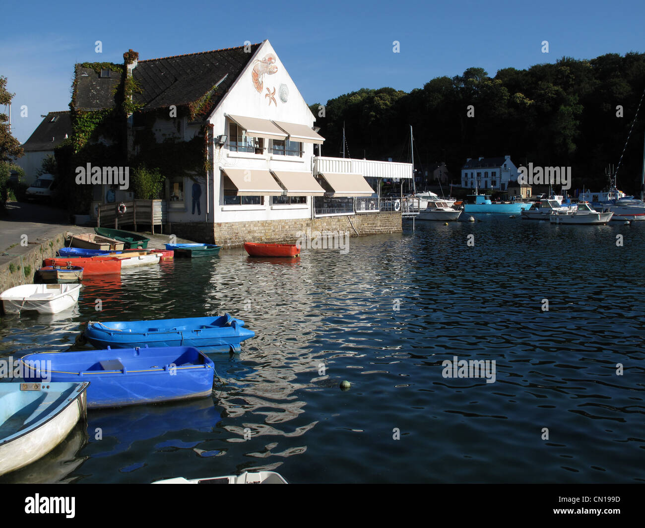 Riec sur Belon port sur la rivière Belon ',Restaurant Chez Jacky',Finistere,Bretagne,Bretagne,France Banque D'Images Riec sur Belon port sur la rivière Belon ',Restaurant Chez Jacky',Finistere,Bretagne,Bretagne,France Banque D'Images