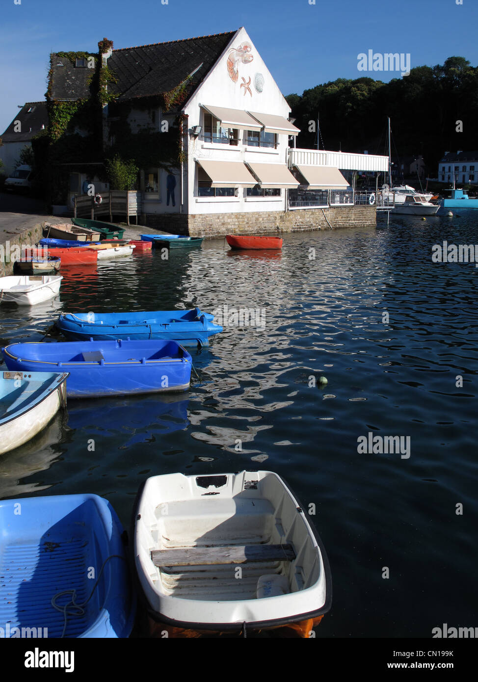 Riec sur Belon port sur la rivière Belon ',Restaurant Chez Jacky',Finistere,Bretagne,Bretagne,France Banque D'Images Riec sur Belon port sur la rivière Belon ',Restaurant Chez Jacky',Finistere,Bretagne,Bretagne,France Banque D'Images