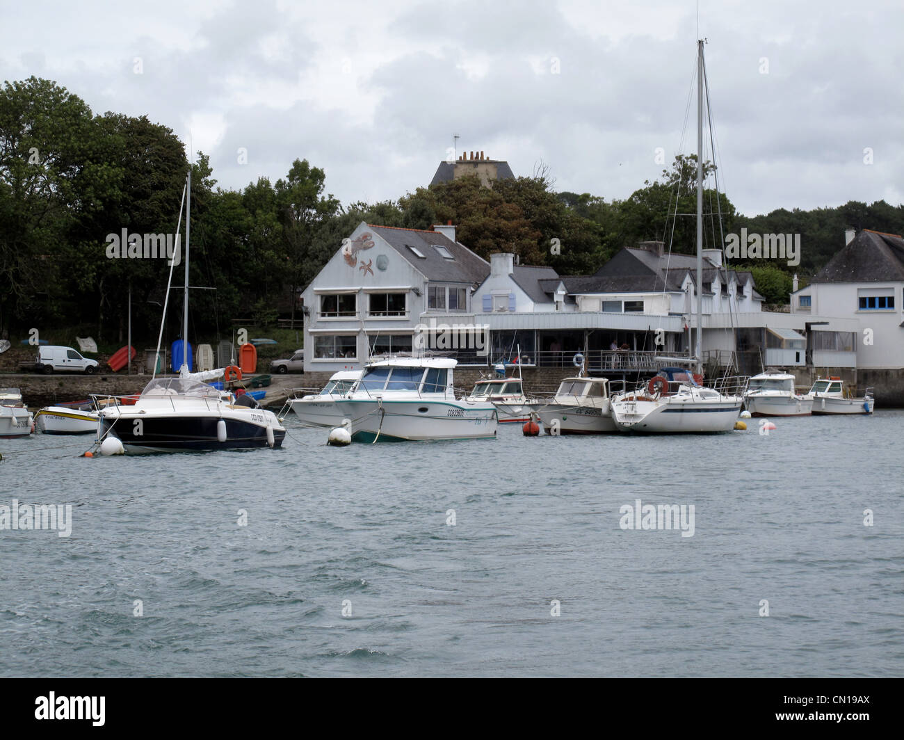 Riec sur Belon port sur la rivière Belon ',Restaurant Chez Jacky',Finistere,Bretagne,Bretagne,France Banque D'Images Riec sur Belon port sur la rivière Belon ',Restaurant Chez Jacky',Finistere,Bretagne,Bretagne,France Banque D'Images
