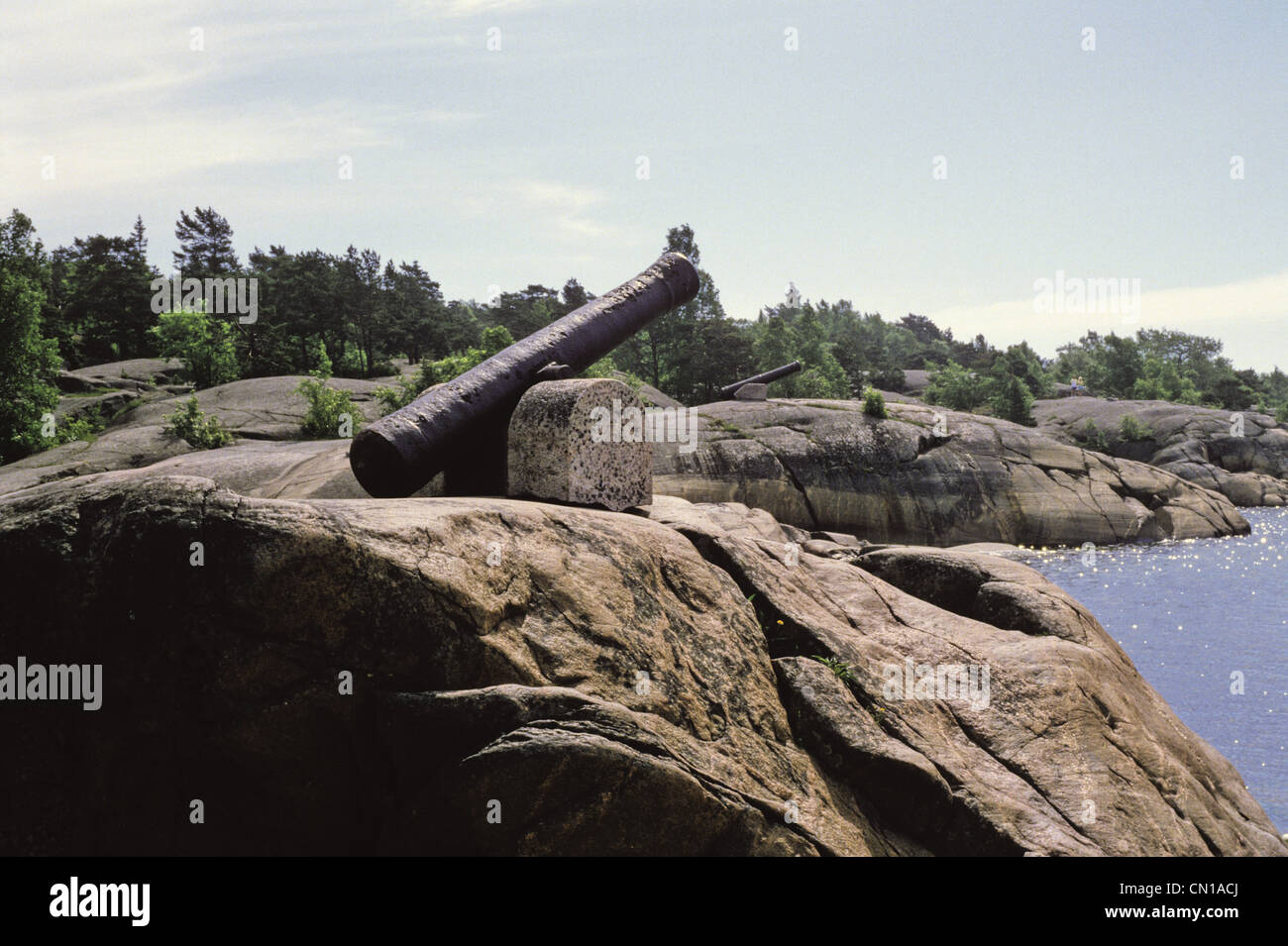 Vieux canons russes à Hanko, Finlande Banque D'Images