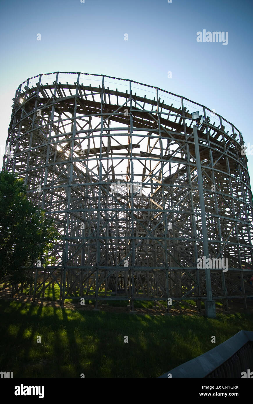Roller Coaster en bois Banque D'Images