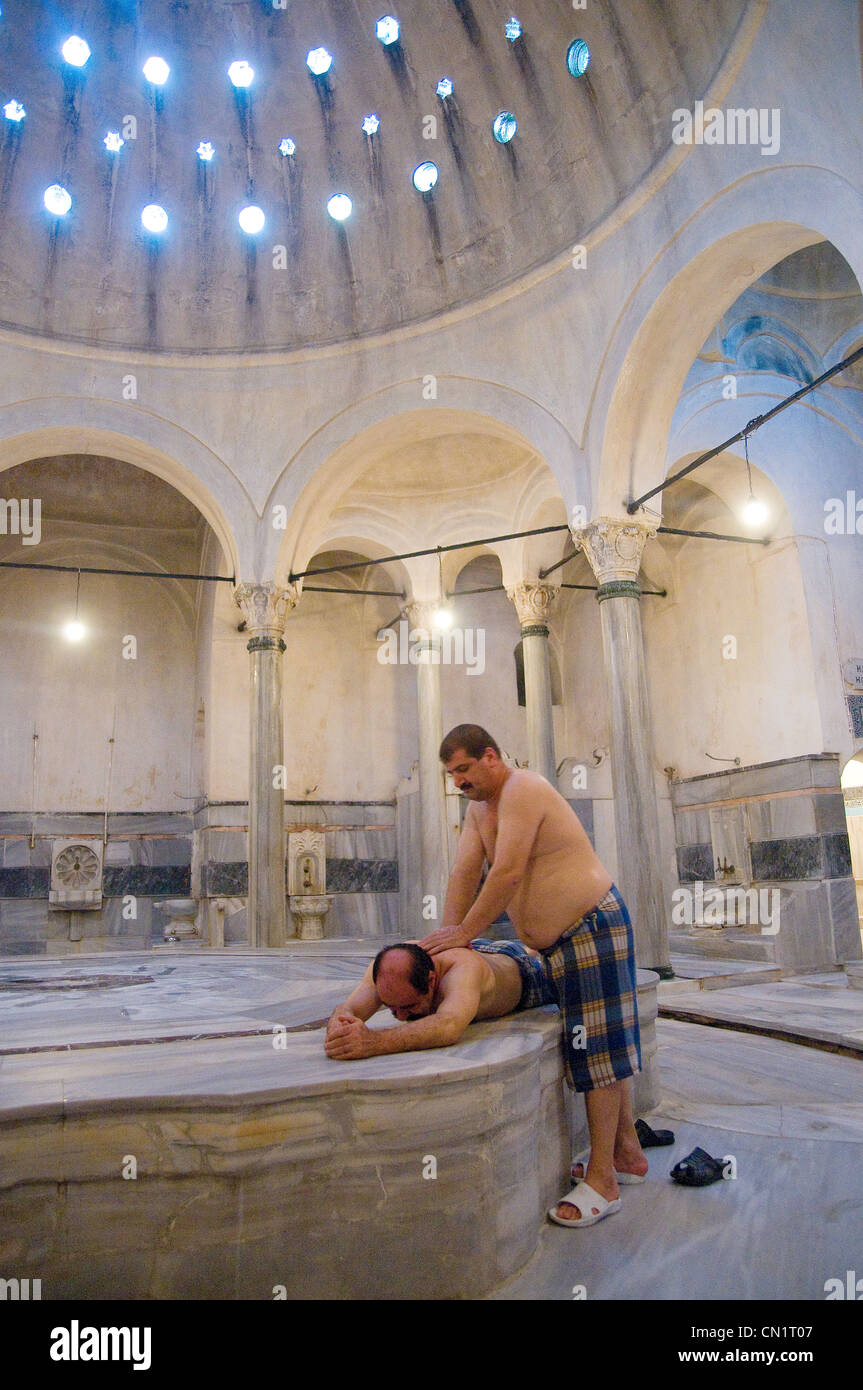 Hamam Cağaloğlu à Sultanahmet, Istanbul a été construit par le Sultan Mahmud I en 1741 pour fournir des revenus pour la mosquée Sainte Sophie. Banque D'Images